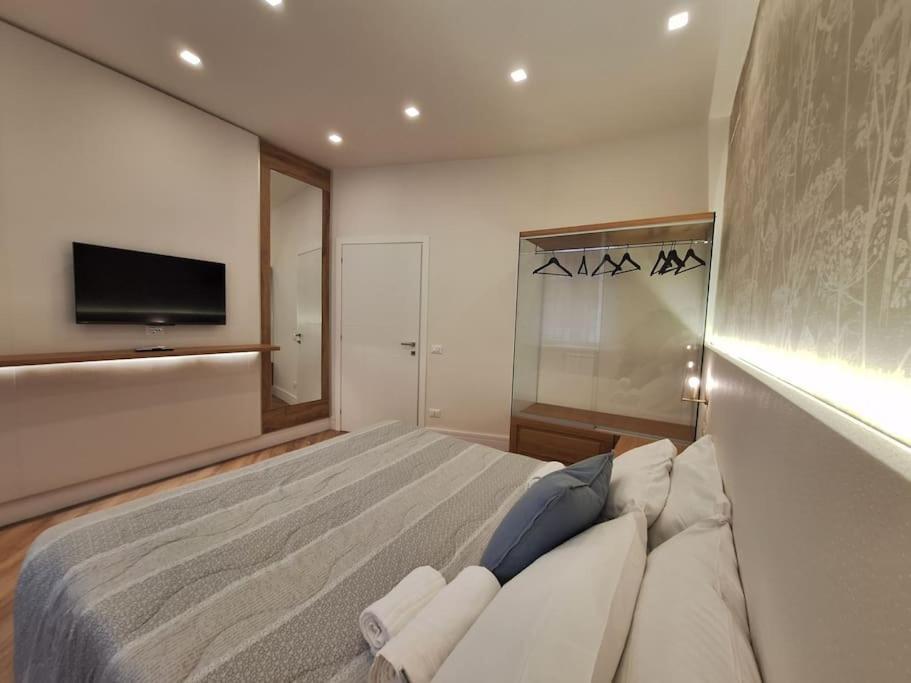 Apartment Peaceful 2 Bedrooms With Patio, Near Metro A Rom